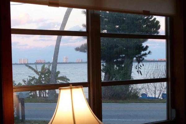 [Image: Eclectic Quaint 2 Bedroom Waterfront Cottage in Jensen Beach]