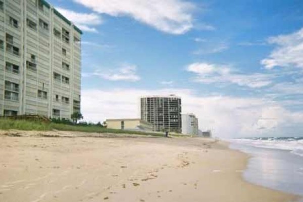 [Image: Gorgeous Beachfront Condominium, Beautiful-14th Floor]