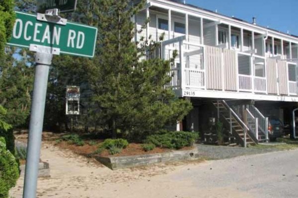 [Image: Oceanfront Townhome - Can't Get Any Better Than This!]