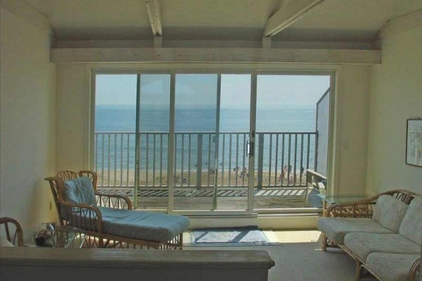 [Image: Bethany Beach - Oceanfront Townhome with a Modern Touch]