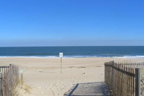 [Image: Oceanside on Best Beach in Bethany]