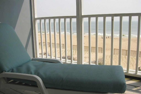 [Image: Oceanfront Townhouse on Beautiful Beach Next to De Seashore State Park]