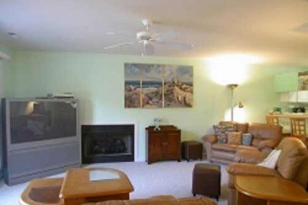 [Image: Bethany Beach, Close to Beach, Comfort of Home with Wifi, Sleeps 10]