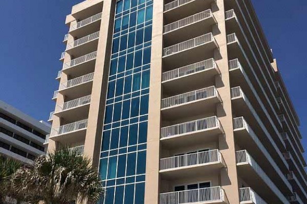 [Image: Beautiful Condo on the Beach in Daytona Beach Shores]