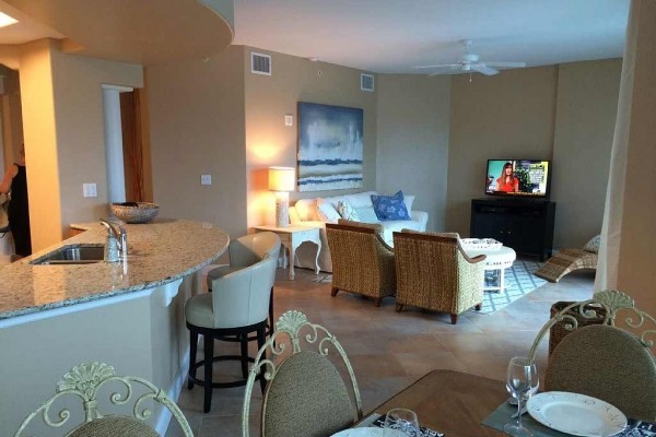 [Image: Beautiful Condo on the Beach in Daytona Beach Shores]