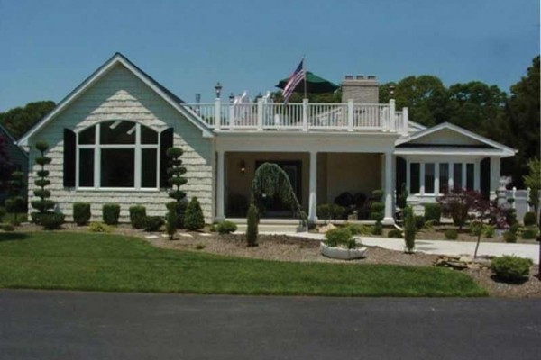 [Image: Big Highend Rare 7 Bdrm Lux Executive in Town Rehoboth /Pool!!]