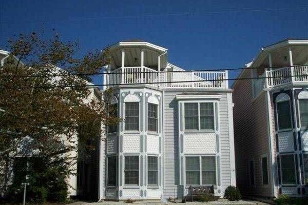 [Image: 13b Maryland: 6 BR / 5 BA House in Rehoboth Beach, Sleeps 14]