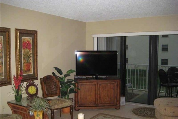 [Image: Paradise in Cocoa Beach**2BR, 2 Bath Ocean View Condo]