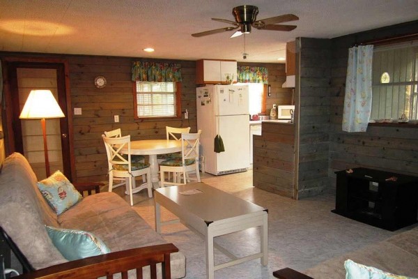 [Image: Lovely 3 Bedroom Cottage Steps from Beautiful Beach in Tower Shores]
