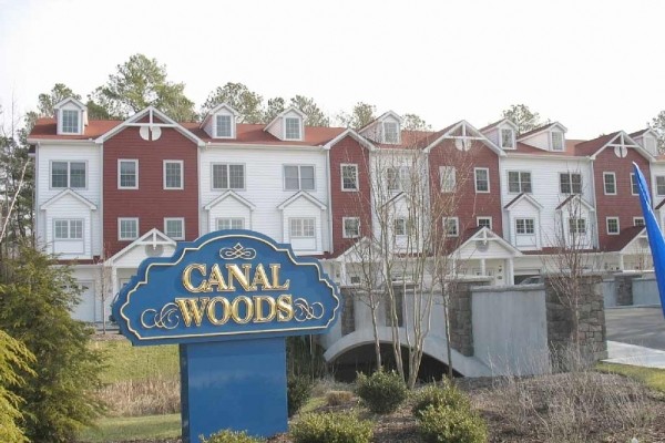 [Image: 'Extraordinary' and 'Luxurious' Describe Canal Woods.]