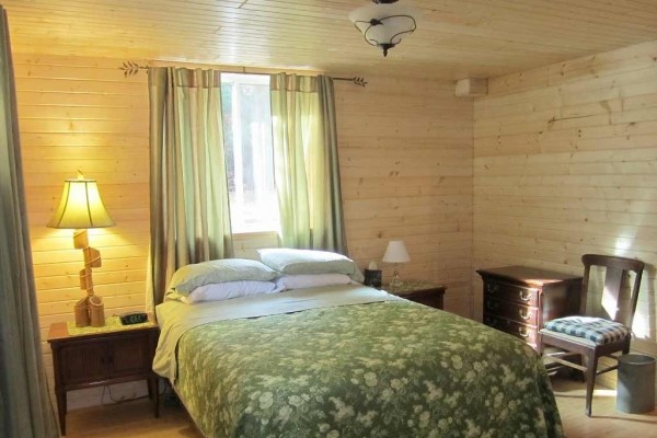 [Image: Unique Handmade Log Cabin, Peaceful Lake, Recreation Amenities Galore]