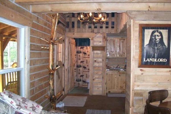 [Image: Amish Log Cabin Getaway]