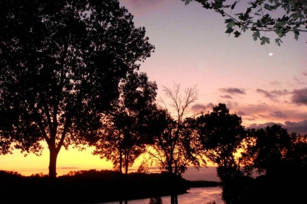 [Image: Private Retreat on the Mississippi River]