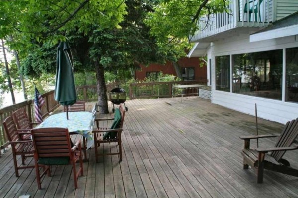 [Image: Lauderdale Lakes Cottage Rental, Great for Large Groups]