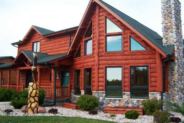 [Image: Eagles Nest- Beautiful 2 Story Chalet Log Sided Lake Front Home!]