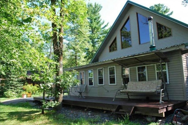 [Image: Lakeside Vacation/Scrapbooking Cabin - 1 Hour from the Twin Cities]