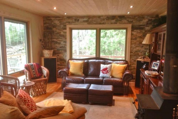 [Image: Beautiful Cabin in the Woods Near Bayfield, Next to Raspberry Bay]