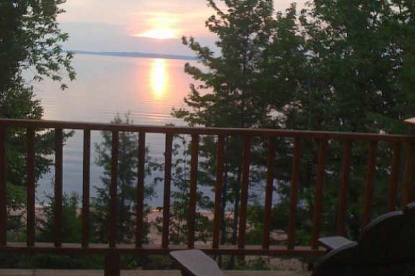 [Image: Lake Superior Beachfront, 4+ Bedrooms, Spectacular Timberframe Home]