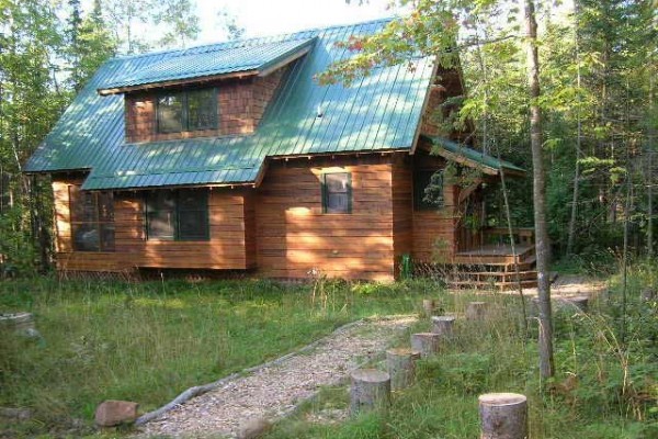 [Image: Cottage in 75 Acre Development on Lake Superior/Roy's Point Marina/Sandy Beach]