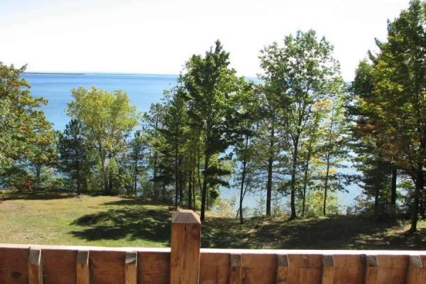 [Image: 3 Bedrooms/2baths, Pine Point Cottage Overlooking Lake Superior]