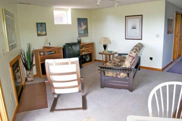 [Image: Quiet One Bedroom Apartment Lodging in Bayfield, Wi]