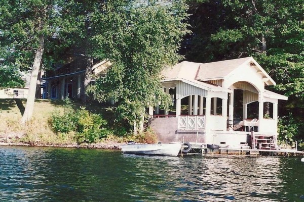 [Image: Charming Historical Home on Red Cedar Lake -- the Carriage House]