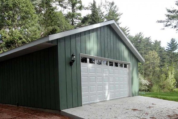 [Image: Immaculate 3BR/2BA Cabin with Deck and Dock]