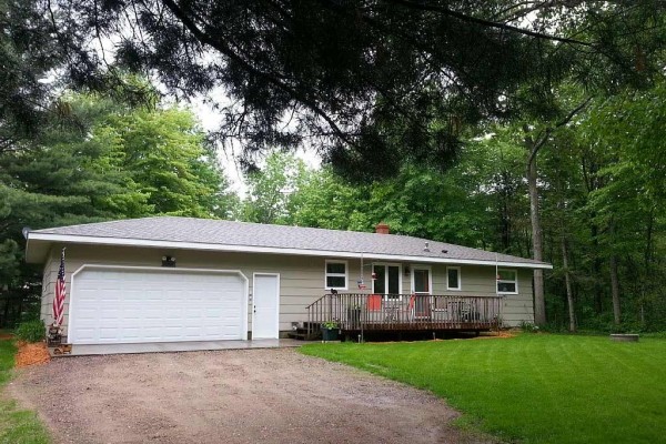 [Image: Lake Home on Quiet Bay Close to State Park]