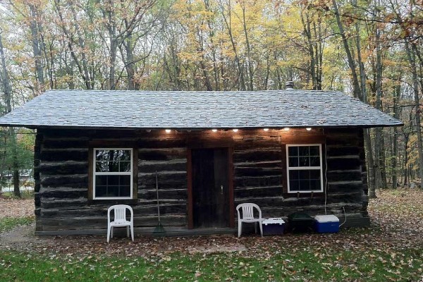 [Image: Haycreek 1930 Cabin on 15 Wooded Acres]