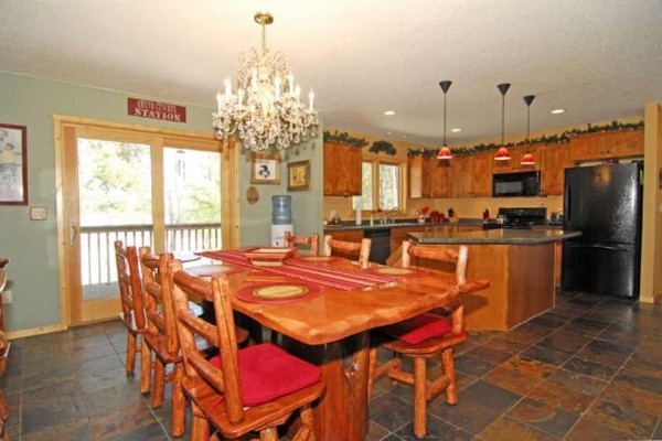 [Image: Tiger Cat Chain of Lakes- Hayward Wi-- $2004.50 Per Week Includes Taxes]