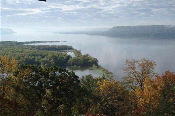 [Image: 40 Acre Wooded Retreat Overlooking Lake Pepin with Lakefront]