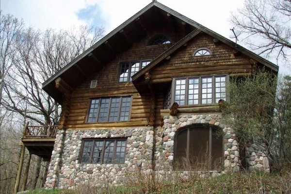 [Image: 40 Acre Wooded Retreat Overlooking Lake Pepin with Lakefront]