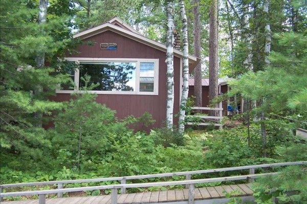 [Image: Beautiful, Secluded Lakeside Retreat with Seperate Lake House]