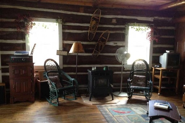 [Image: Historic Log Cabin on Beautiful, Private Lake of the Falls]