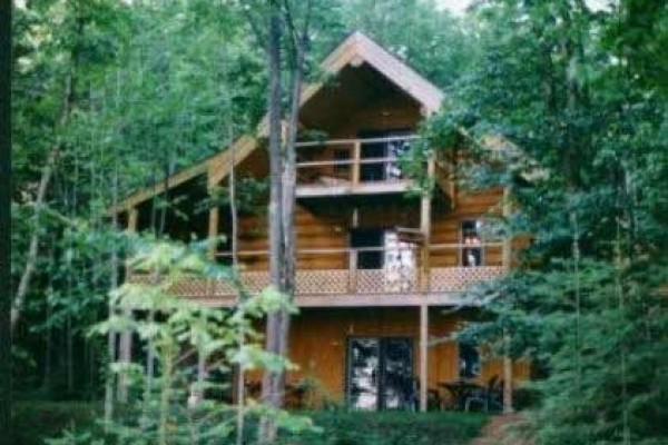 [Image: 'Aerie' Eagles Nest Lodge, Five Bedroom, Two Kitchen, Full Log Home]