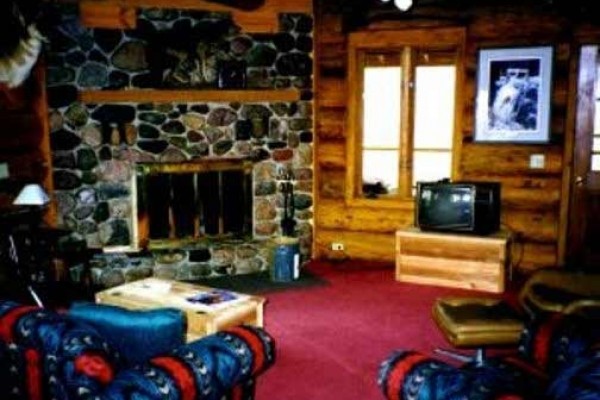 [Image: 'Aerie' Eagles Nest Lodge, Five Bedroom, Two Kitchen, Full Log Home]