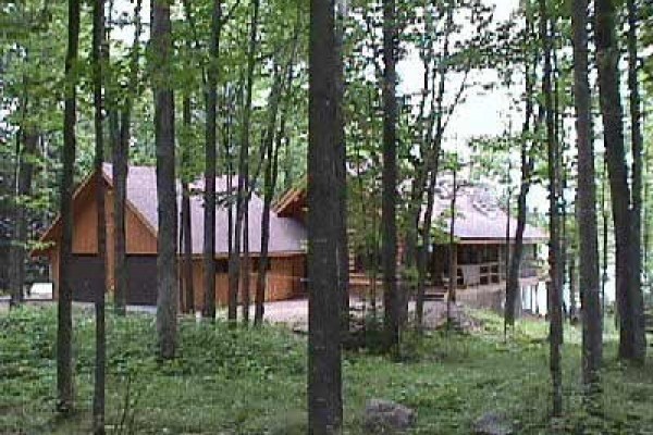 [Image: 'Aerie' Eagles Nest Lodge, Five Bedroom, Two Kitchen, Full Log Home]