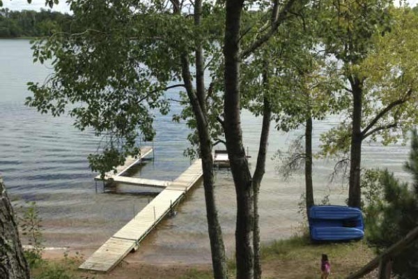 [Image: Spacious All-Season Lakefront Cabin on Pristine Des Moines Lake - Sleeps 29!]