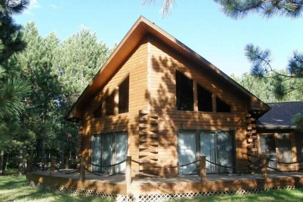 [Image: Outstanding a-Frame Log House in Prime Location at Voyager Village Country Club]