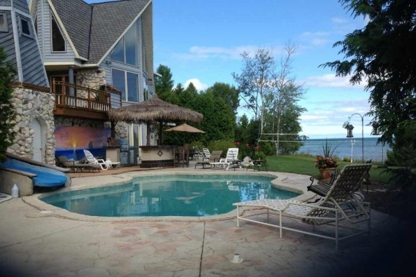 [Image: Captains Cove - Spectacular Lakefront Home W/Pool - Sleeps 15]