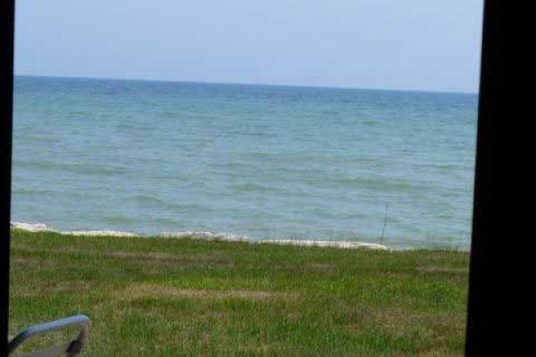 [Image: Condo on Lake Michigan Shoreline Just South of Door County in Algoma, Wi]