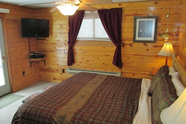 [Image: Cozy Year Round Cabin Just Minutes from Minocqua]