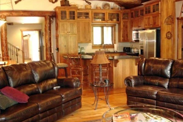 [Image: Exclusive Log Home on Maxwelton Braes Golf Course]