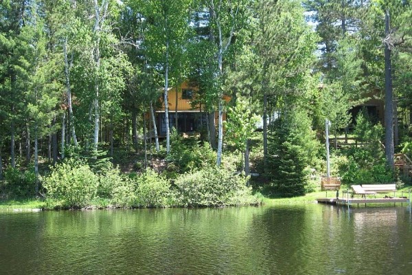[Image: Beautiful Vacation Home in a Prime Location. Book Now for a Fall Getaway!]