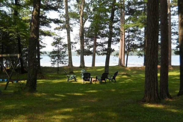 [Image: Casita - Fisherman and Family-Friendly Cabin on the Shore of North Trout Lake.]