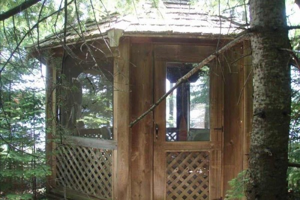 [Image: Ultimate Northwoods Retreat]