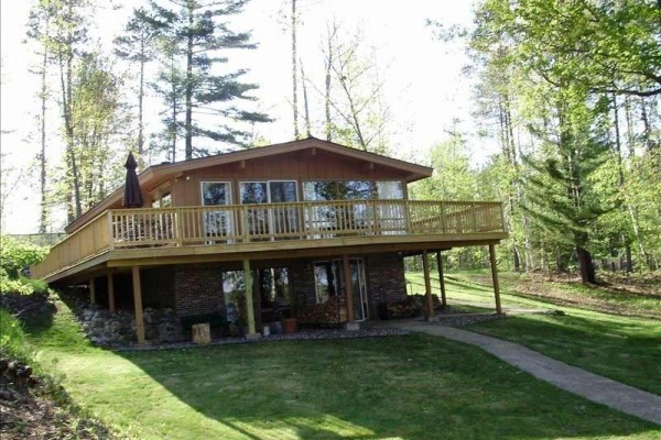 [Image: 3-Bed, 2-Bath Cabin Overlooking Lake Buckatabon, Sleeps 6]