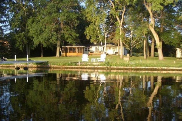 [Image: Lakefront Getaway on Beautiful Lake Noquebay]