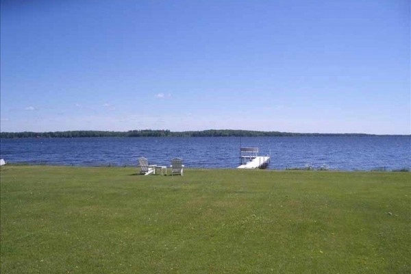 [Image: Lakefront Getaway on Beautiful Lake Noquebay]