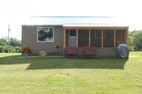 [Image: Modern Cottage on Scenic Lake Noquebay]